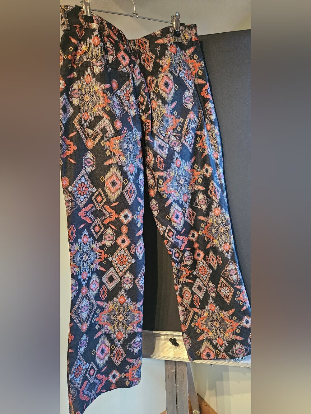 Zara Black Wide-Leg Pants with  Geometric Print